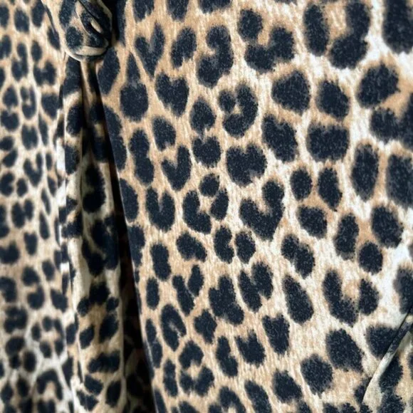 NWT CARMEN MARC VALVO Leopard Cheetah Print Tie V-neck Short Sleeve Blouse Sz XS - Picture 12 of 14